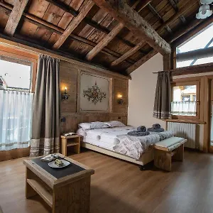  Appart hôtel La Grolla &
